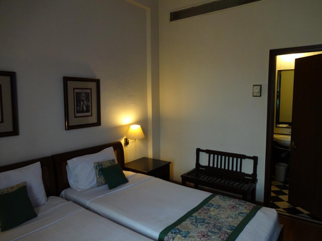 Hotel Broadway Delhi Luaran gambar