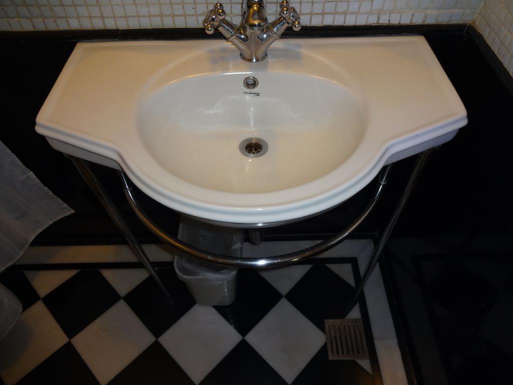 Hotel Broadway Delhi Luaran gambar