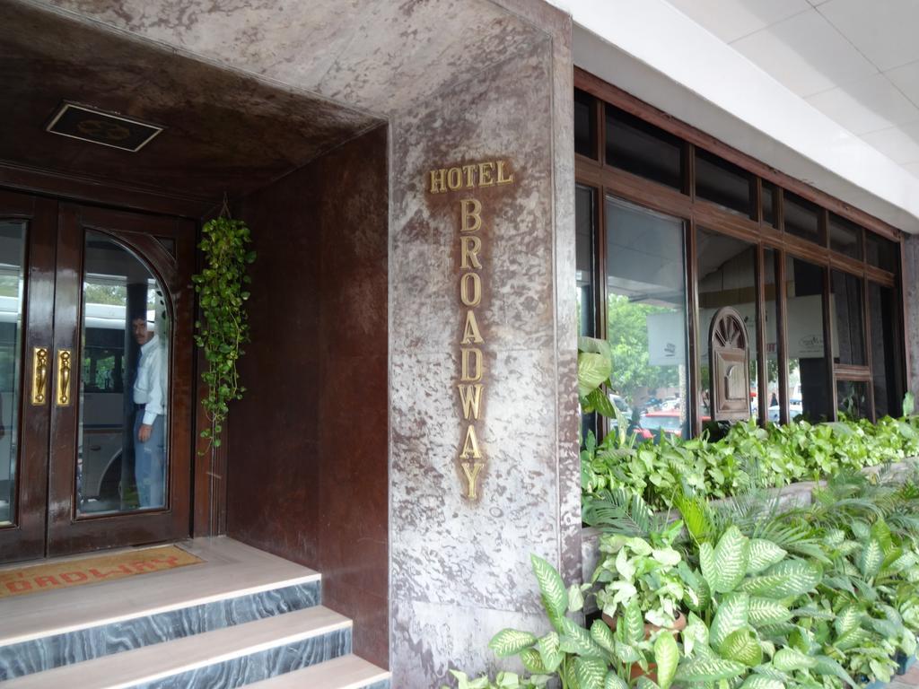 Hotel Broadway Delhi Luaran gambar